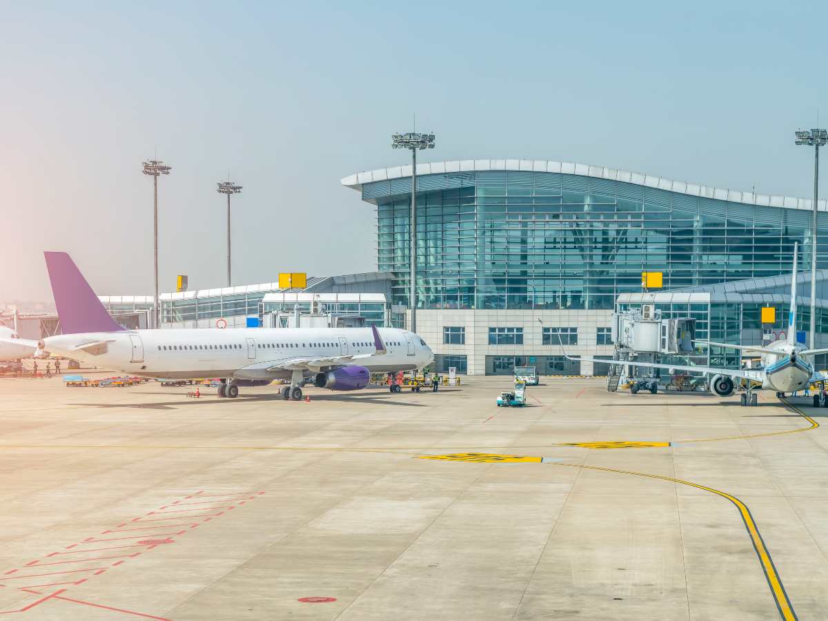 El Salvador y Australia firmaron un memorando de entendimiento que permitirá implementar códigos compartidos y fortalecer la conectividad aérea entre ambos países.