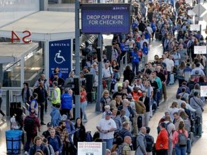 aeropuerto-vuelos-viajes-estadosunidos-filas-largas