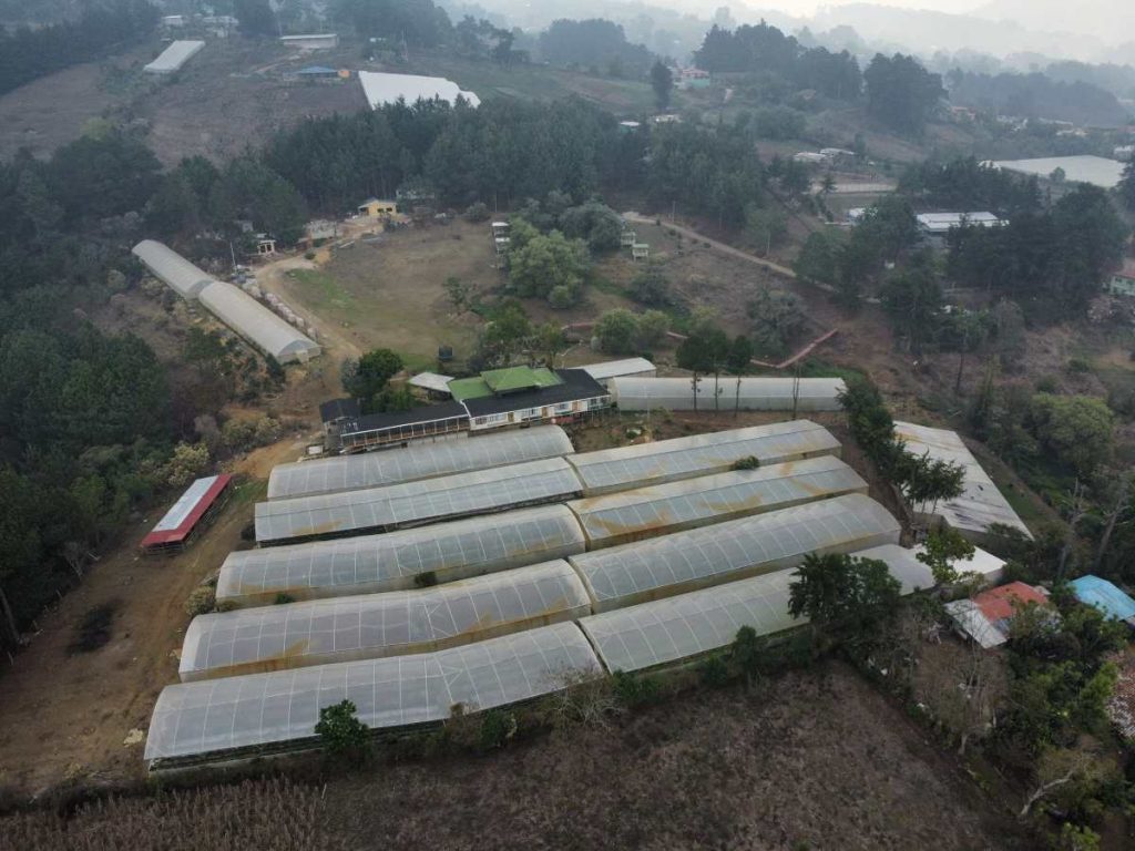 El Pital, en Chalatenango, ofrece clima fresco y actividades rurales en medio de montañas.