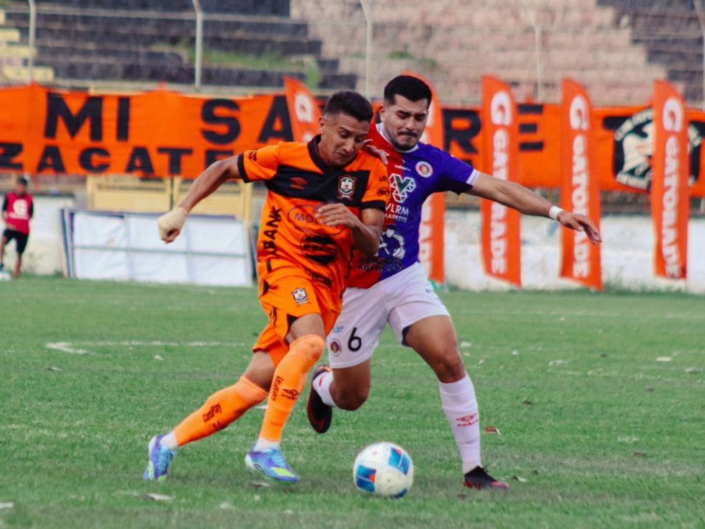 Águila le quitó el invicto a FAS. Foto FB Águila