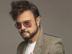 Fotografía cedida este sábado por Aleks Syntek, donde se observa al cantautor mexicano posando en Ciudad de México (México). EFE/Aleks Syntek