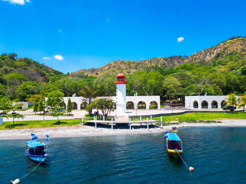Las piscinas y toboganes del parque fueron modernizados para ofrecer mayor seguridad y comodidad a los usuarios.