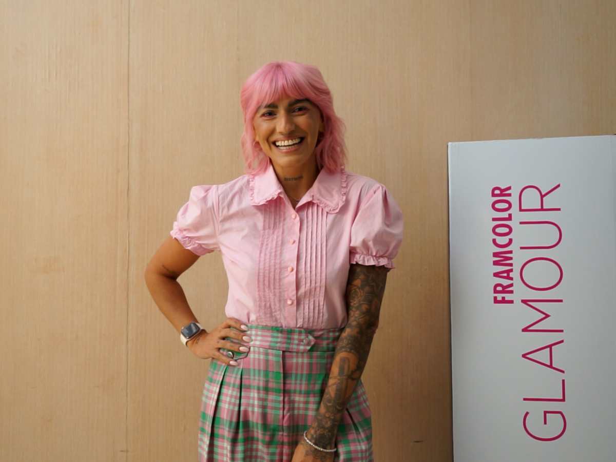 La colorista argentina Floppy Rivero compartió técnicas de coloración capilar con estilistas salvadoreños durante una jornada del sector belleza.