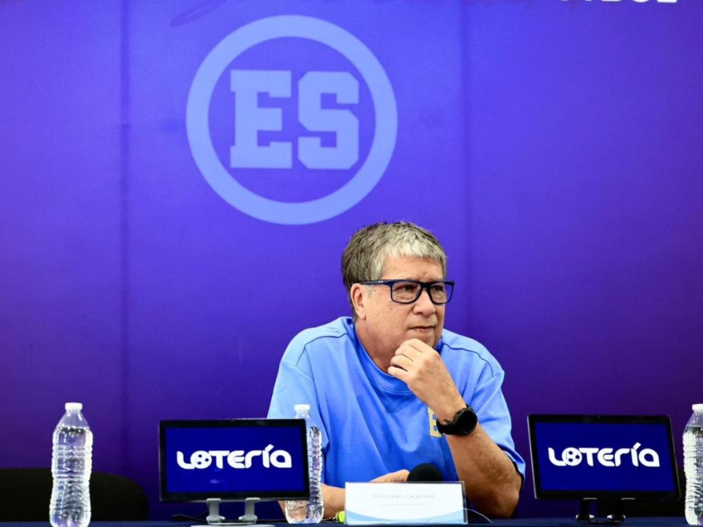 Hernán "Bolillo" Gómez en conferencia de prensa. Foto Cortesía INDES