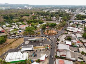 Trabajos de ampliación del bulevar Las Palmeras en Sonsonate incluyen la construcción de cuatro carriles, aceras peatonales e iluminación en un tramo de 3.5 kilómetros. / Foto cortesía