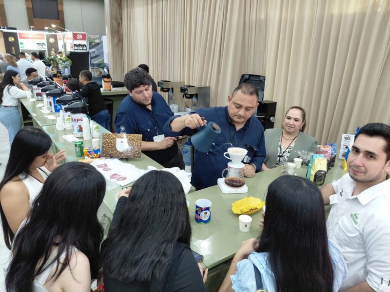 El Salvador presentó muestras de café de sus seis regiones productoras en CAFEXPO 2026.