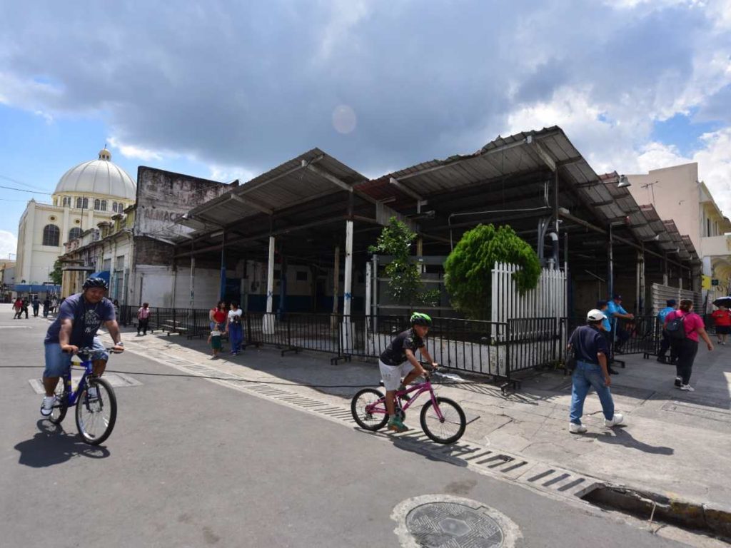 Por el momento La Placita no ha sido desmontada.