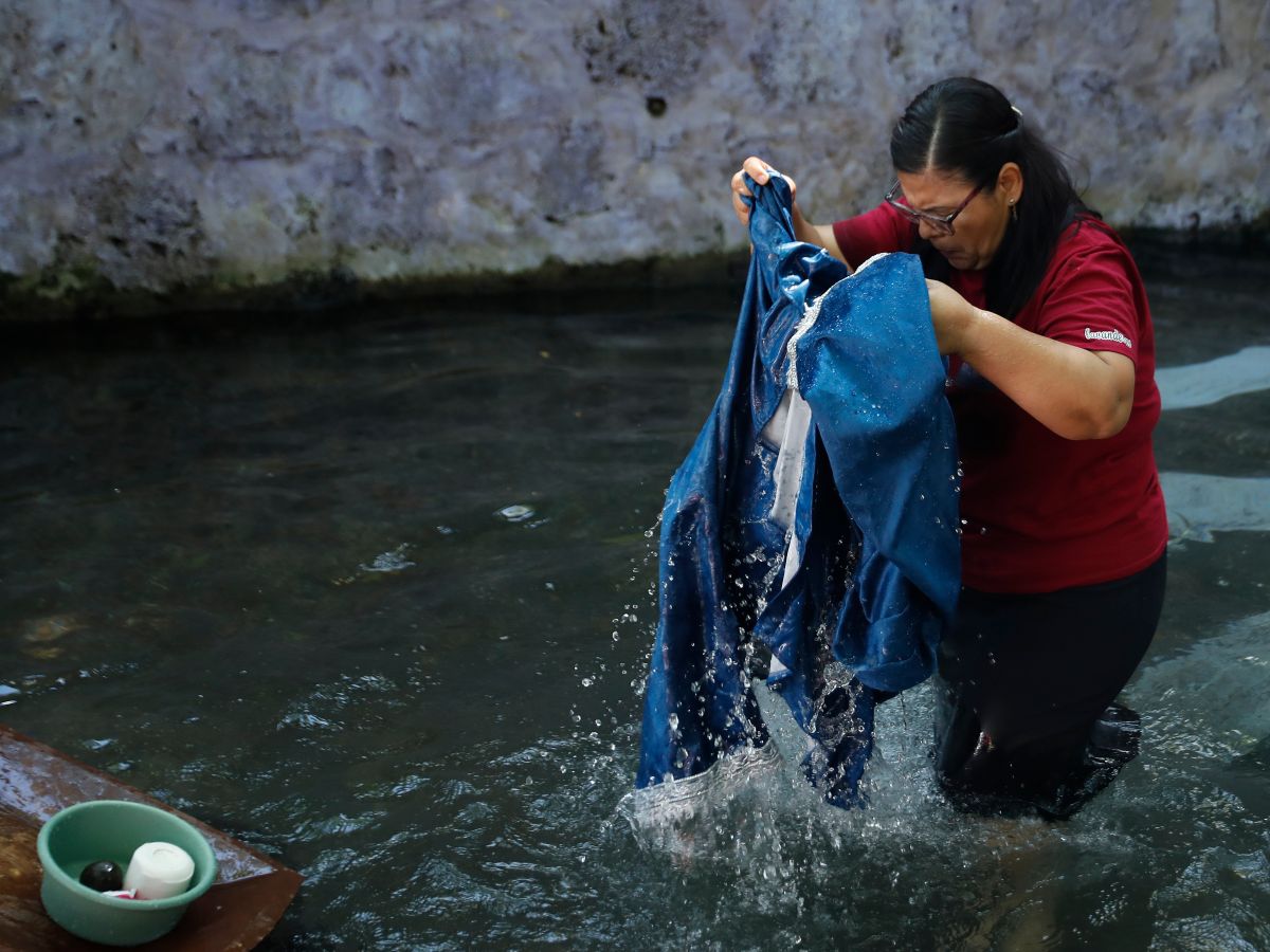 chalchuapa-lavado-vestimenta-jesús (1)