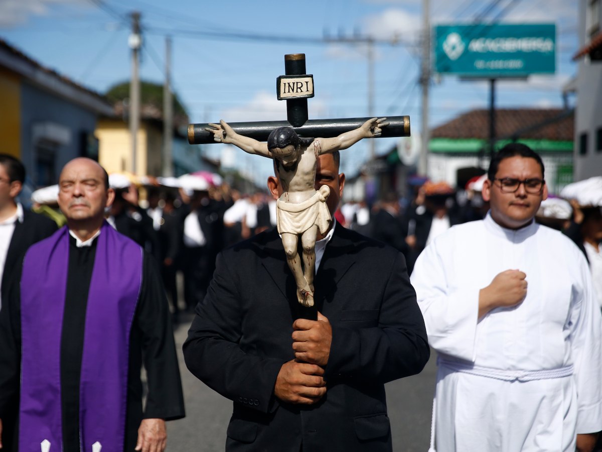 chalchuapa-lavado-vestimenta-jesús (8)