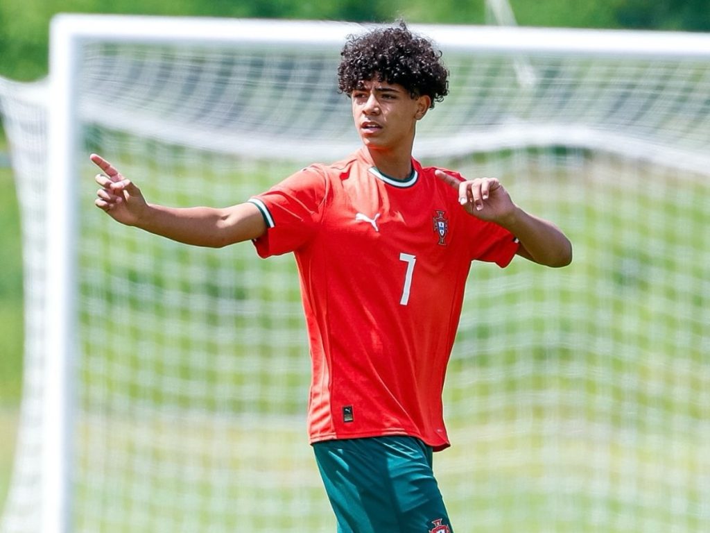 El hijo de Cristiano Ronaldo mantiene actividad futbolística mientras su padre se recupera de una lesión. Fotografía/ Archivo