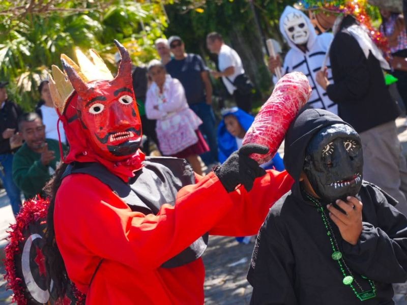 Las danzas tradicionales de Ataco se mantienen vivas gracias al trabajo de sus guardianes.