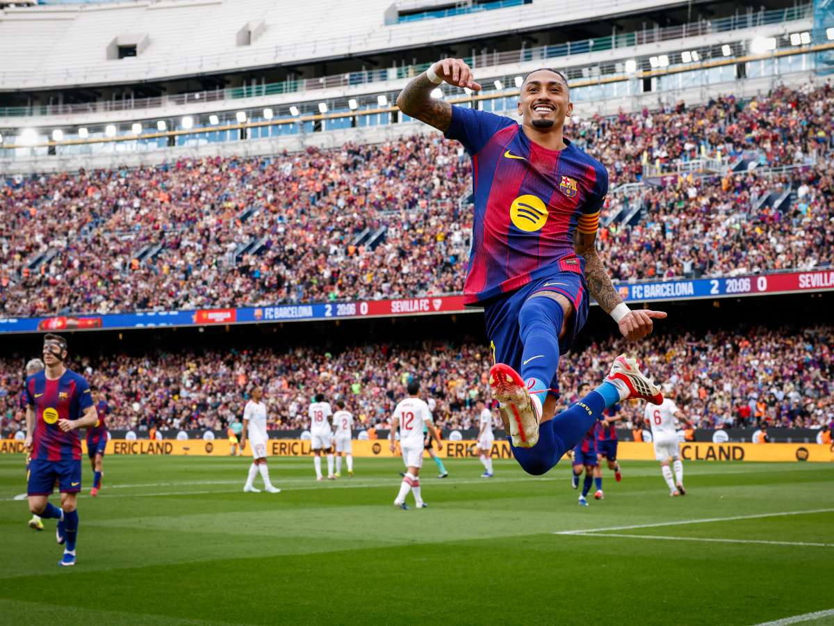 Raphinha celebra su hat-trick con el Barcelona. Foto AFP