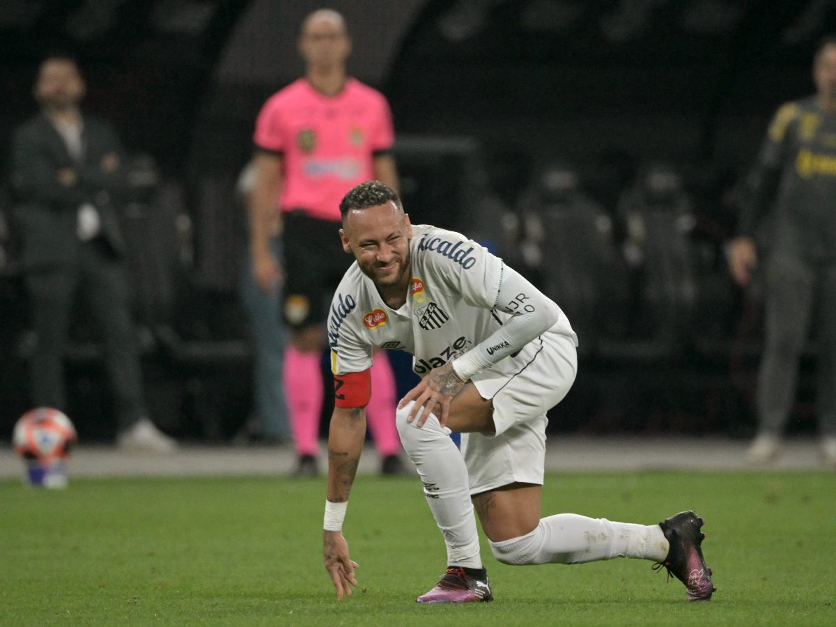 Neymar no fue convocado con Brasil para amistosos por no estar al cien por ciento físicamente. Foto AFP