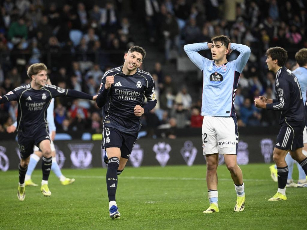 El Real Madrid sufrió en Balaídos, pero un gol de Valverde en el tiempo añadido aseguró los tres puntos.