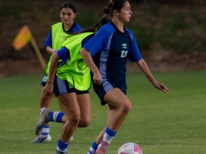 La Selecta Femenina Sub-17 ya entrena en Costa Rica para el Premundial. Foto X Selecta