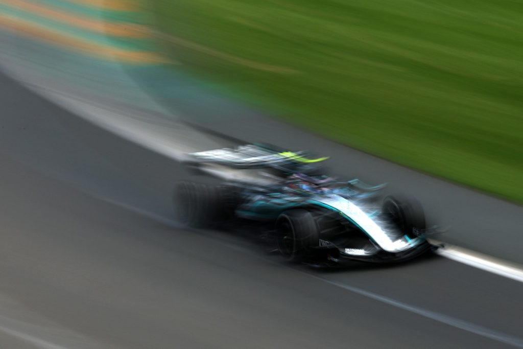 El piloto italiano de Mercedes, Kimi Antonelli, conduce durante el Gran Premio de Australia de Fórmula Uno en el Circuito Albert Park de Melbourne el 8 de marzo de 2026. (Foto de Martin KEEP / AFP)