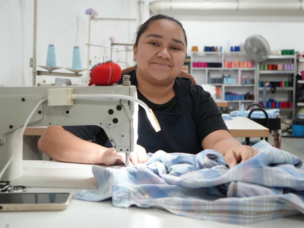 Durante la pandemia, Aparicio creó su propio taller de confección, que hoy forma parte de la línea Tropics by April.