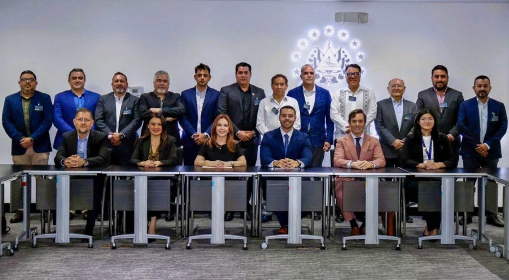 Empresarios mexicanos desarrollan una agenda de reuniones con instituciones y gremiales para conocer el panorama económico del país.