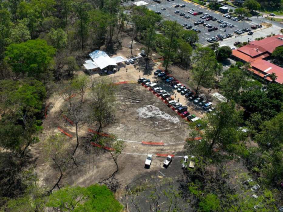 Autoridades de Gobierno y representantes del sector privado participaron en la colocación de la primera piedra del hotel El Salvador Airport.