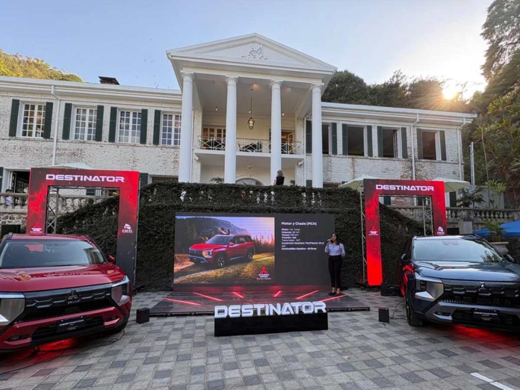 La nueva Mitsubishi Destinator es una SUV de tres filas de asientos diseñada para ofrecer espacio y comodidad a siete pasajeros.