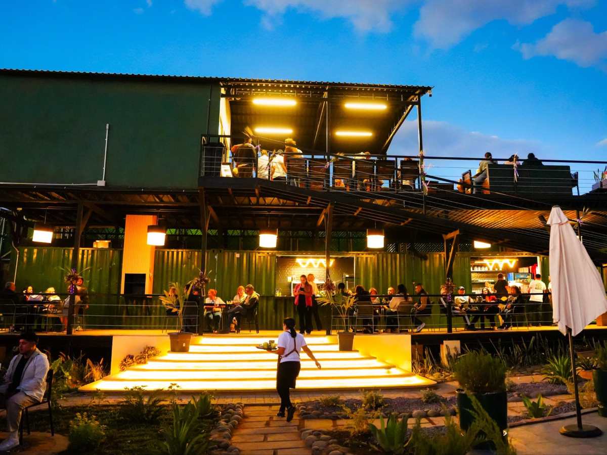 El Atrio Café abre sus puertas frente al parque central de Apaneca, ampliando la oferta turística en la Ruta de Las Flores.