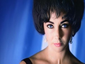 Actriz Elizabeth Taylor cumple 15 años desde su muerte, una de las figuras claves de Hollywood
