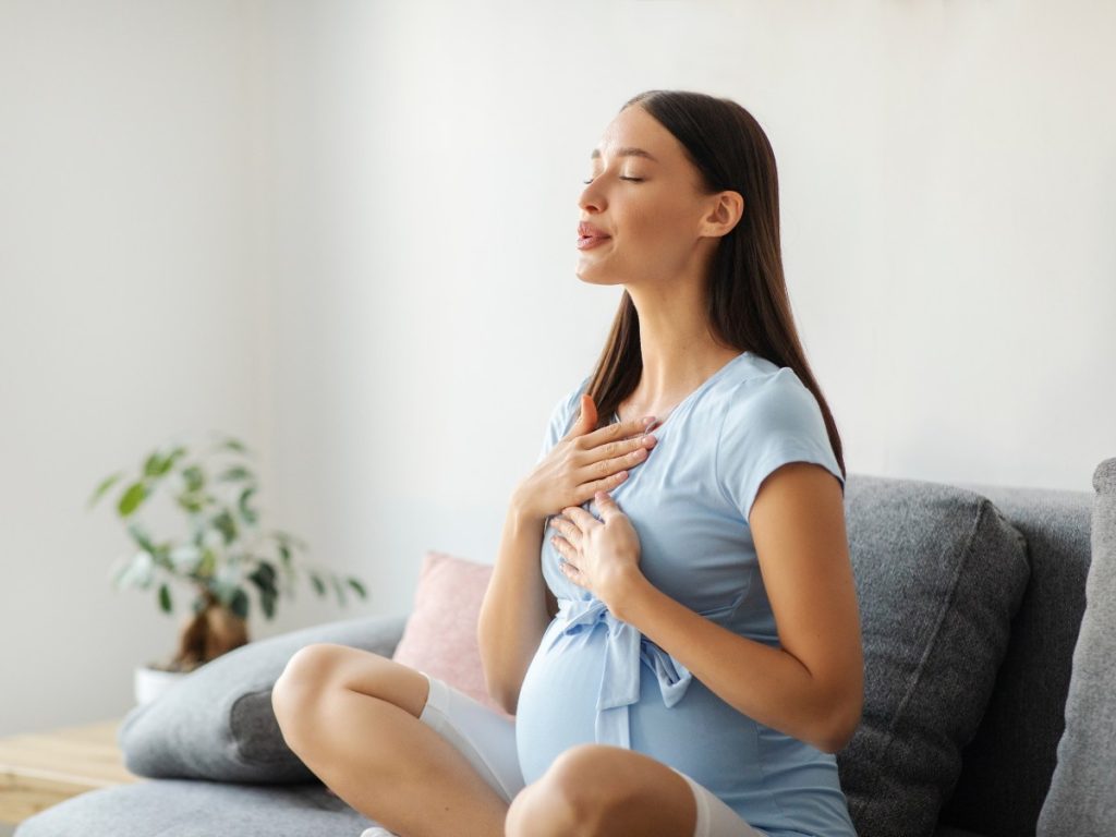 Investigaciones sobre neurociencia materna buscan comprender cómo las transformaciones cerebrales durante la maternidad influyen en el vínculo entre madre y bebé.