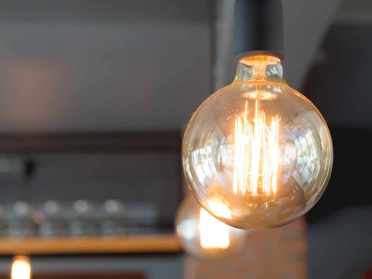 El Salvador mantiene precios de energía estables pese a la volatilidad internacional.