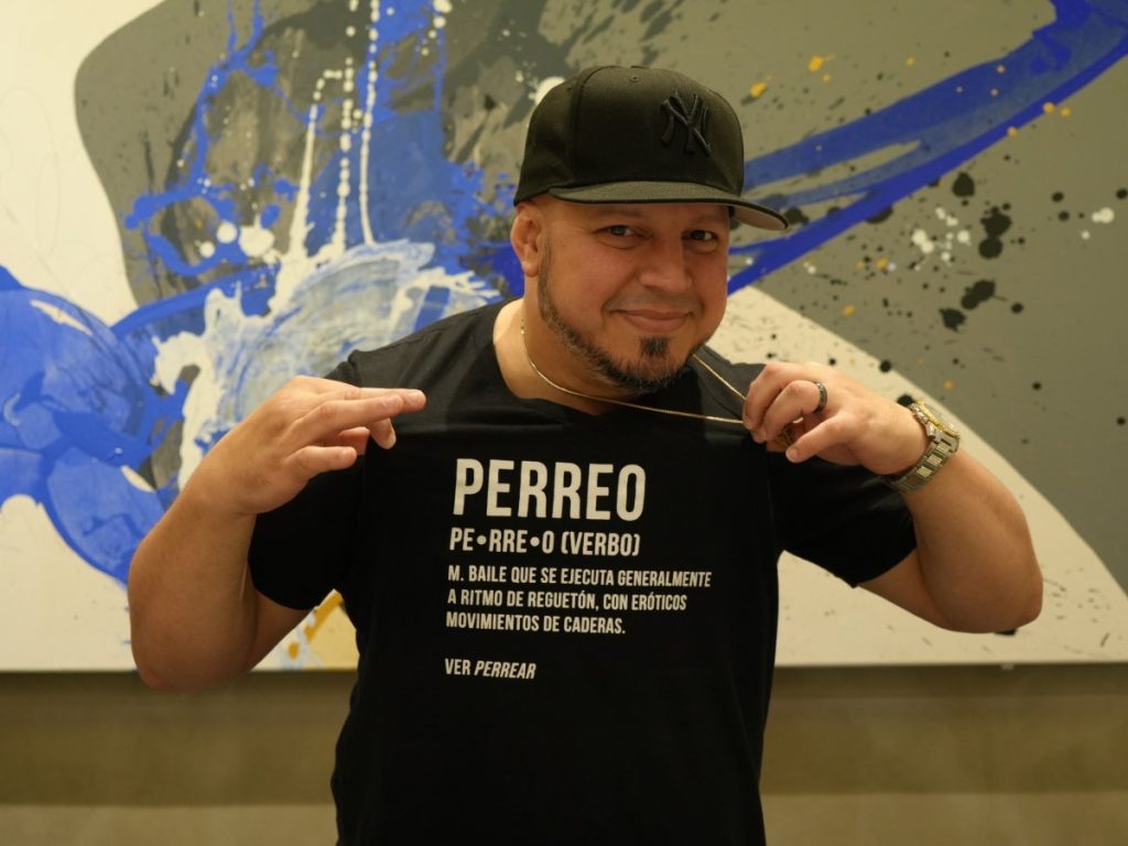 DJ Candy Boy ha acompañado la evolución del reguetón durante más de dos décadas y actualmente es el DJ oficial de Yandel. Fotografía/ Steven Anzora