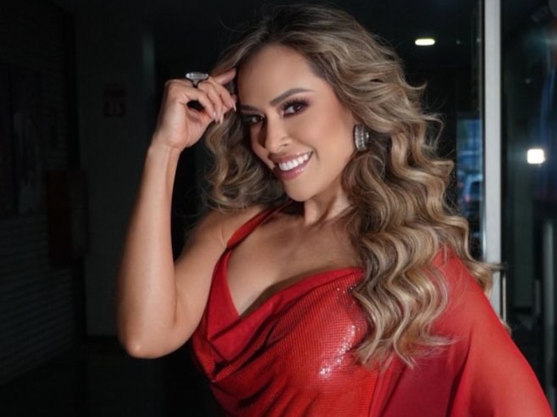 La presentadora se ha consolidado como uno de los rostros más reconocidos del entretenimiento en El Salvador.