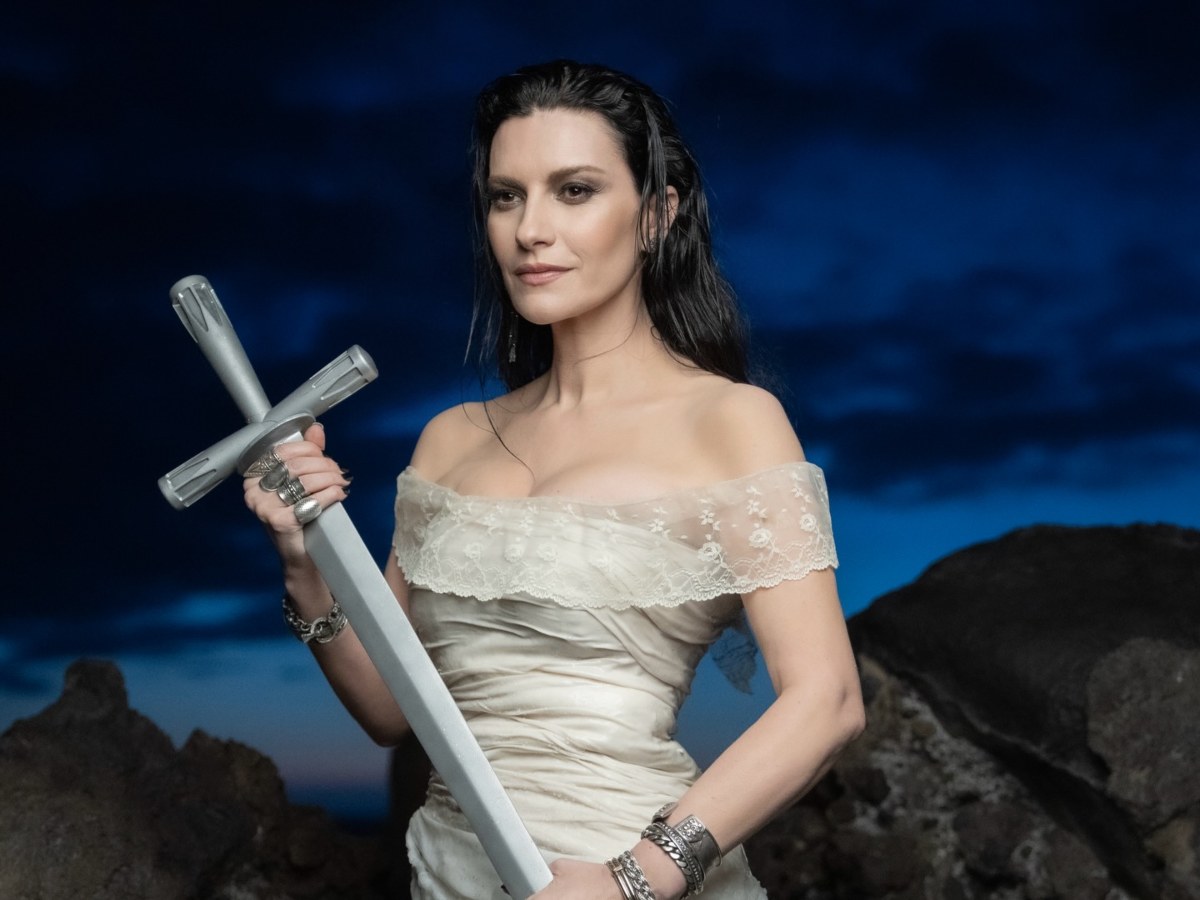 Laura Pausini resalta la influencia latina en su carrera con un álbum de clásicos en español