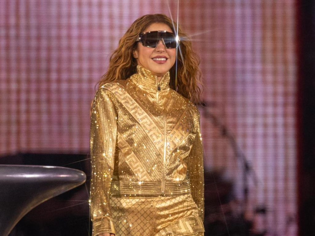 Shakira hace historia al reunir a 400,000 personas en el Zócalo, el concierto más multitudinario registrado en la plaza principal del país. Fotografía/ Gobierno de México