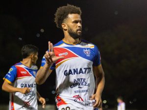 Firpo golea al Inter FA y se afianza en la pelea por el liderato