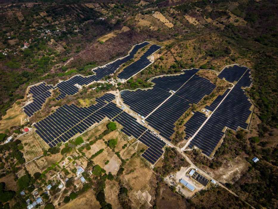 Vista aérea del parque solar Kinich Energy Olocuilta, ubicado en La Paz Oeste. Foto/ Cortesía