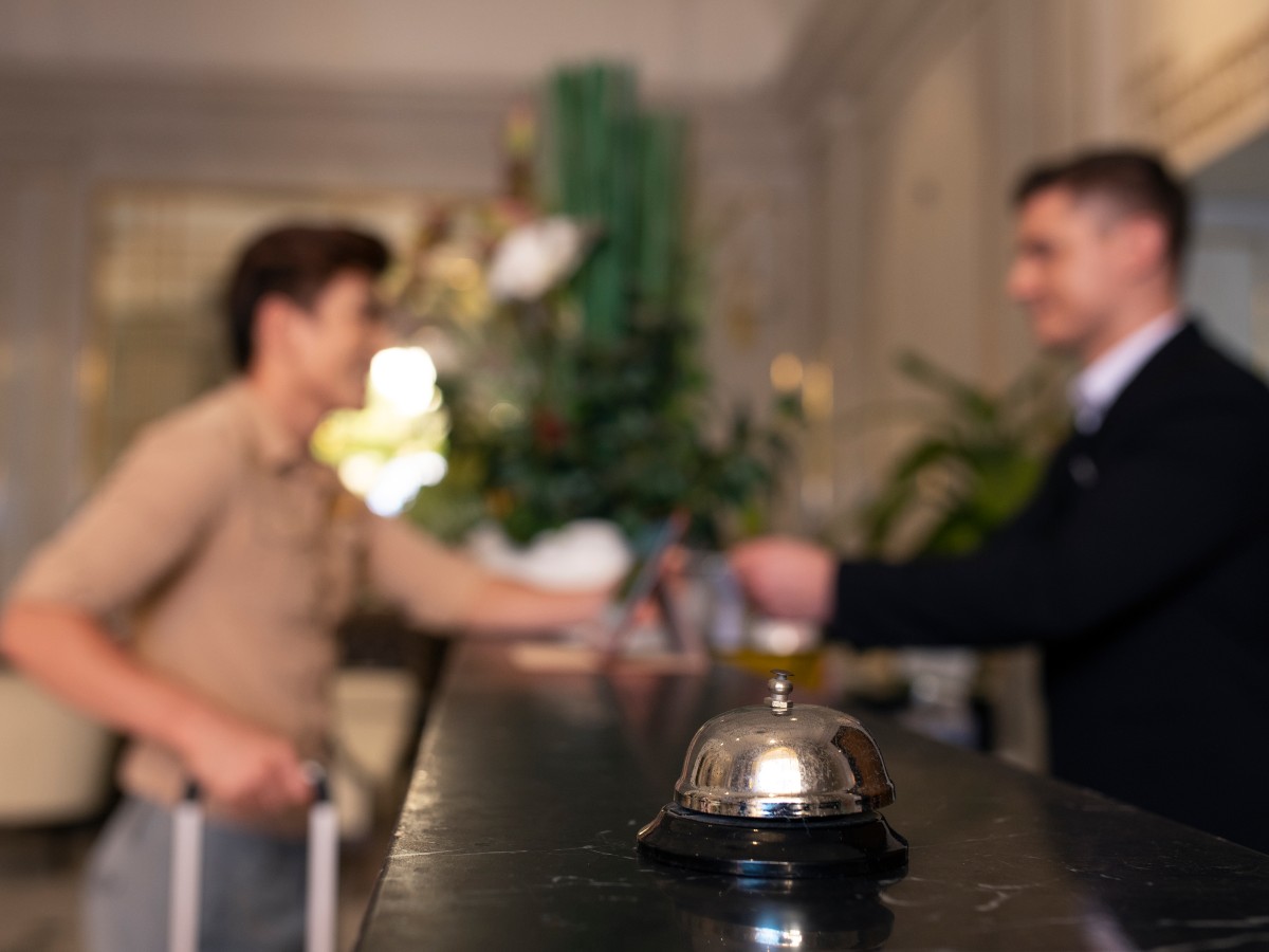 Huéspedes que incumplen normas básicas pueden afectar la convivencia y la reputación de los alojamientos turísticos.