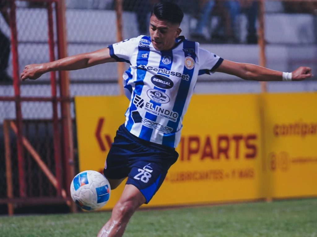 Kevin Reyes, jugador de Metapán, ante Limeño. Foto FB Metapán