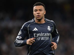 Mbappé asegura que superó su lesión de rodilla y está listo para volver