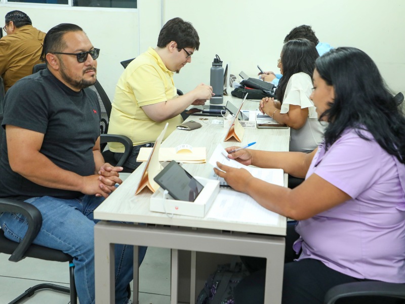 Las ferias Lunes de Empleo permiten entrevistas directas y aplicación inmediata a distintas plazas.