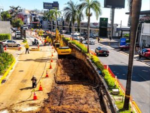Debido a los trabajos, el bulevar Sergio Vieira de Mello presenta un cierre parcial frente al centro comercial Bambú City Center.