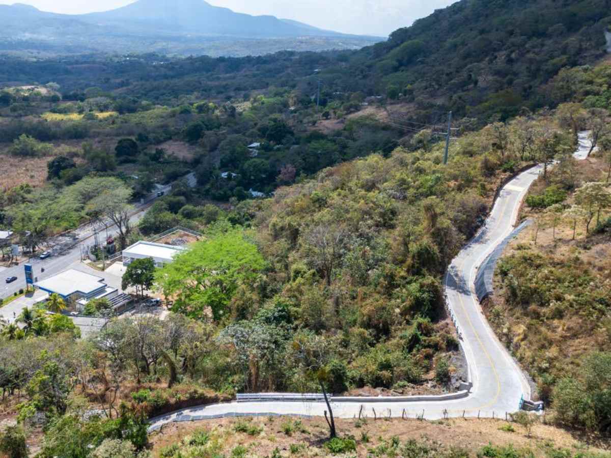 Nueva calle conecta comunidades de Lolotique con la carretera Panamericana. Cortesía de la DOM
