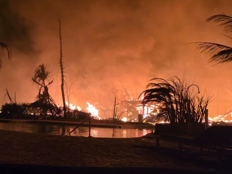El incendio afectó entre el 35 % y 40 % de la estructura del hotel en Roatán, según el Cuerpo de Bomberos de Honduras.
