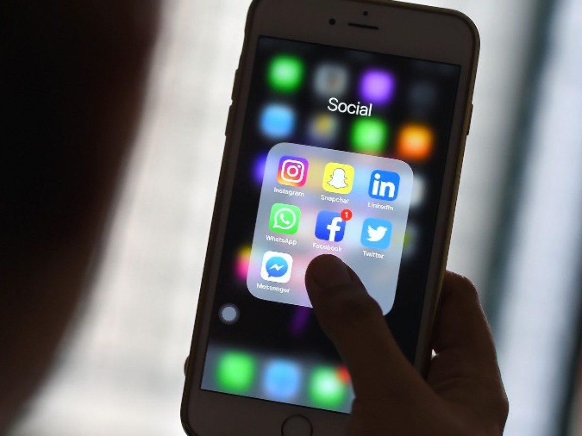 Meta incorporó nuevas herramientas de seguridad en Facebook, WhatsApp y Messenger para ayudar a los usuarios a detectar posibles estafas en línea.