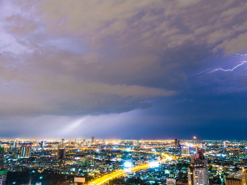 El sur y centro de Estados Unidos enfrentan cinco días de tormentas severas con riesgo de tornados y granizo, según la NOAA. / Foto Freepik