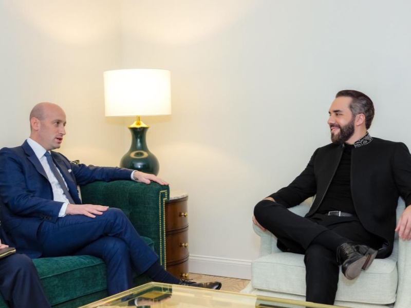 Nayib Bukele se reunió con Stephen Miller, asesor de Seguridad Nacional del presidente de Estados Unidos.