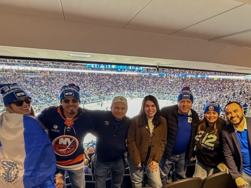 Más de 300 personas celebraron la identidad salvadoreña en el “Salvadoran Heritage Night”.