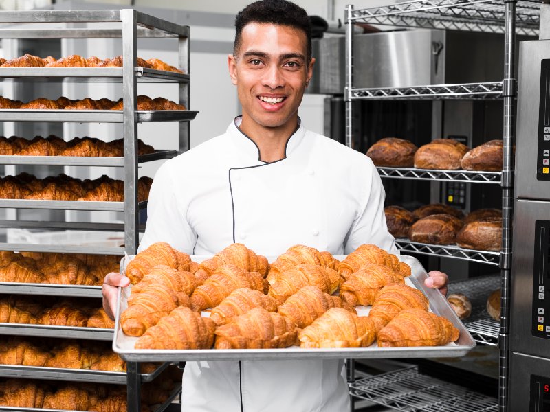 La capacitación busca que migrantes retornados puedan integrarse al mercado laboral o iniciar emprendimientos propios.