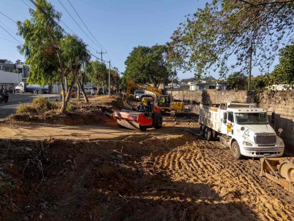 El nuevo acceso vial se vincula con el plan de ampliar a cuatro carriles la carretera hacia Nuevo Cuscatlán, proyecto asociado a financiamiento del BCIE.