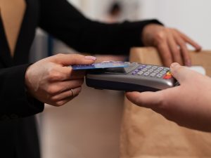 Usuarios reportan fallas en pagos y transferencias bancarias