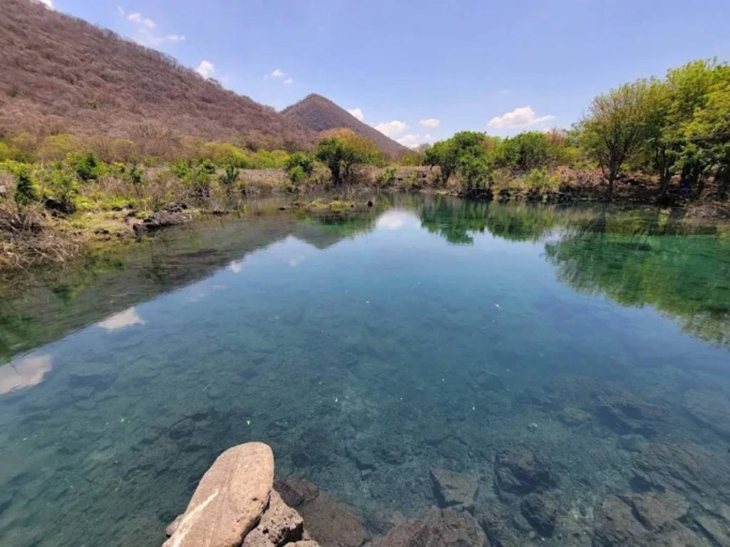 El Hoyo de Gabriel se ha convertido en un destino emergente para quienes buscan explorar rincones naturales poco conocidos del occidente salvadoreño.