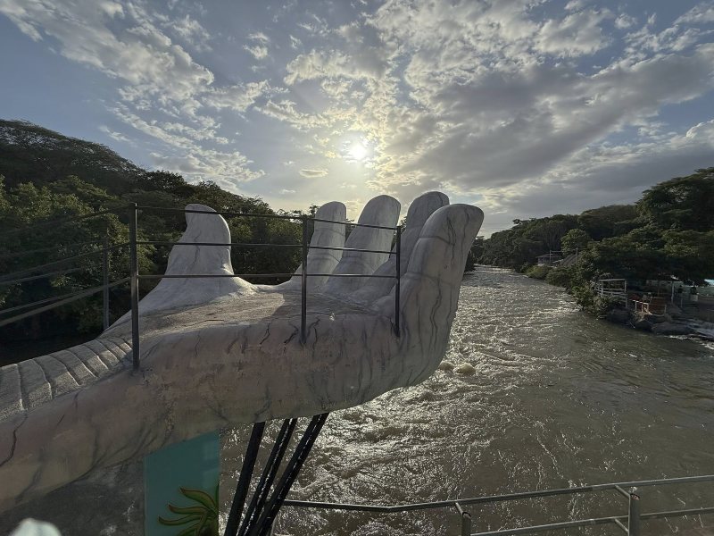 Nada como refrescarte en un parque donde el agua viene directo del río Guajoyo.